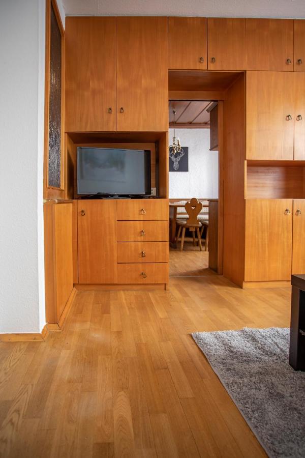 Traditional Old Town Apartment Hall in Tirol Exterior foto